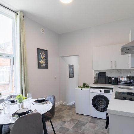 Open Mind Property - Apartment With 2 Double Beds ポーツマス エクステリア 写真
